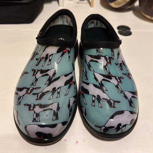 Sloggers cow print size 6 NWOT - Picture 2 of 6